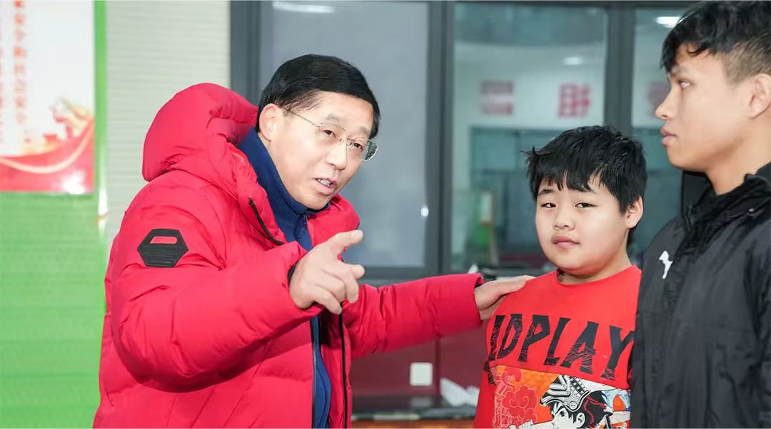 动员提供了